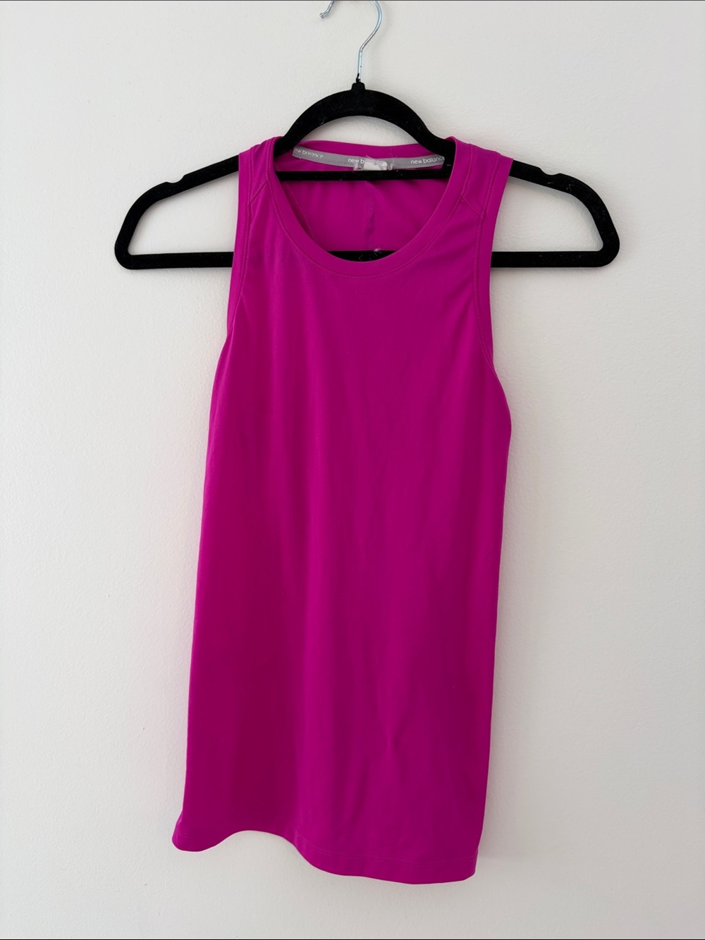Women’s Sleeveless Tank Top in Magenta